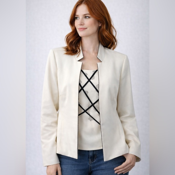 Sandra Darren Jackets & Blazers - Sandra Darren Cream Women's Blazer and top set
